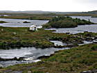 Hütte in Seenlandschaft